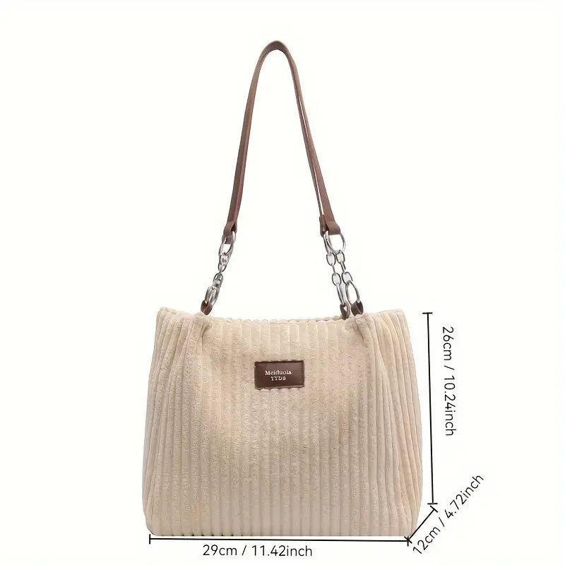 Alvhilde | Weiche gerippte Tasche mit stylischer Metallkette