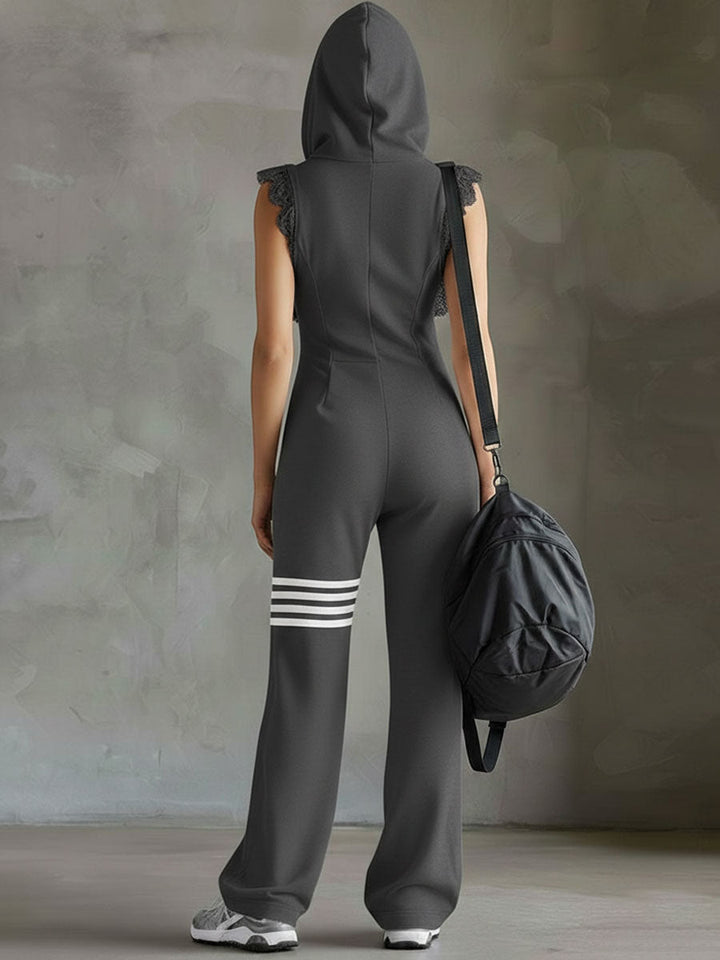 Retro-inspirierter schwarzer ärmelloser Kapuzen-Jumpsuit mit sportlichen Spitzenstreifen