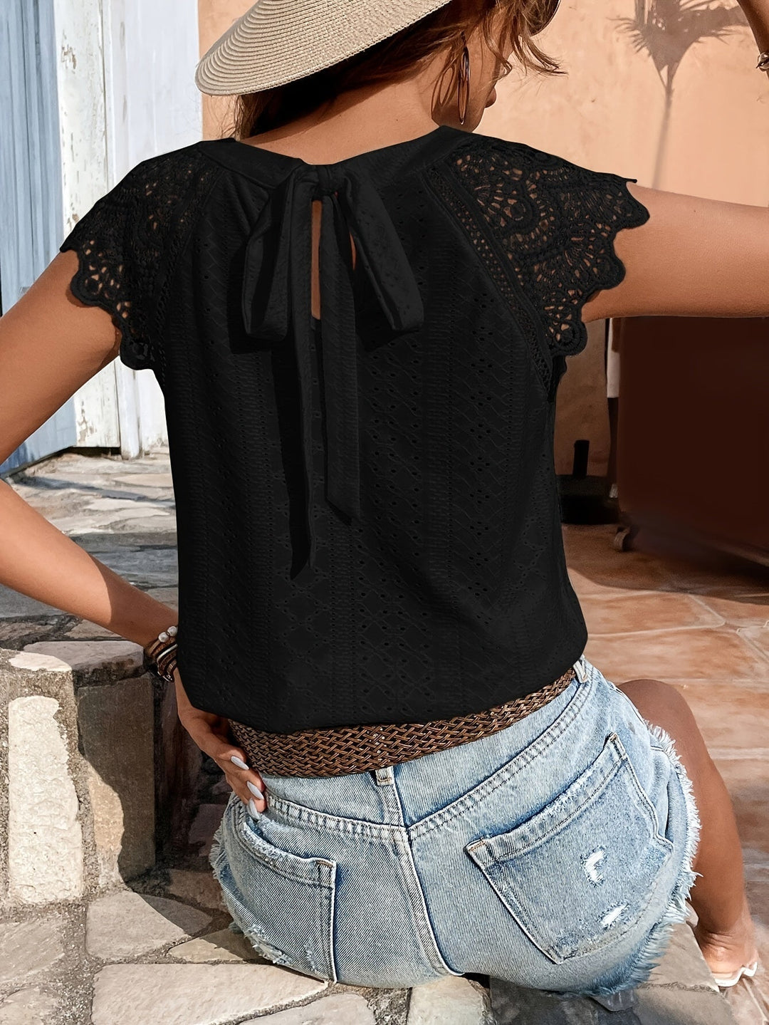 Keshia™ - Elegante Bluse mit Ösen und Bindeband