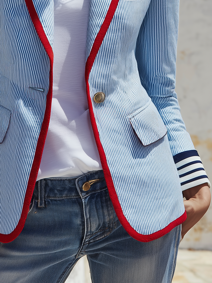 Blazer de senhora às riscas, com mangas compridas, bolsos e botões