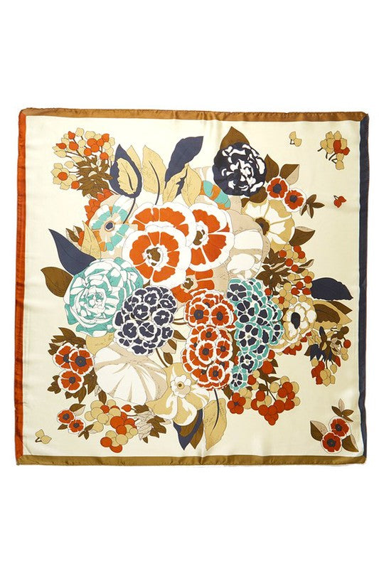 Quadratisches Tuch mit Blumenmuster