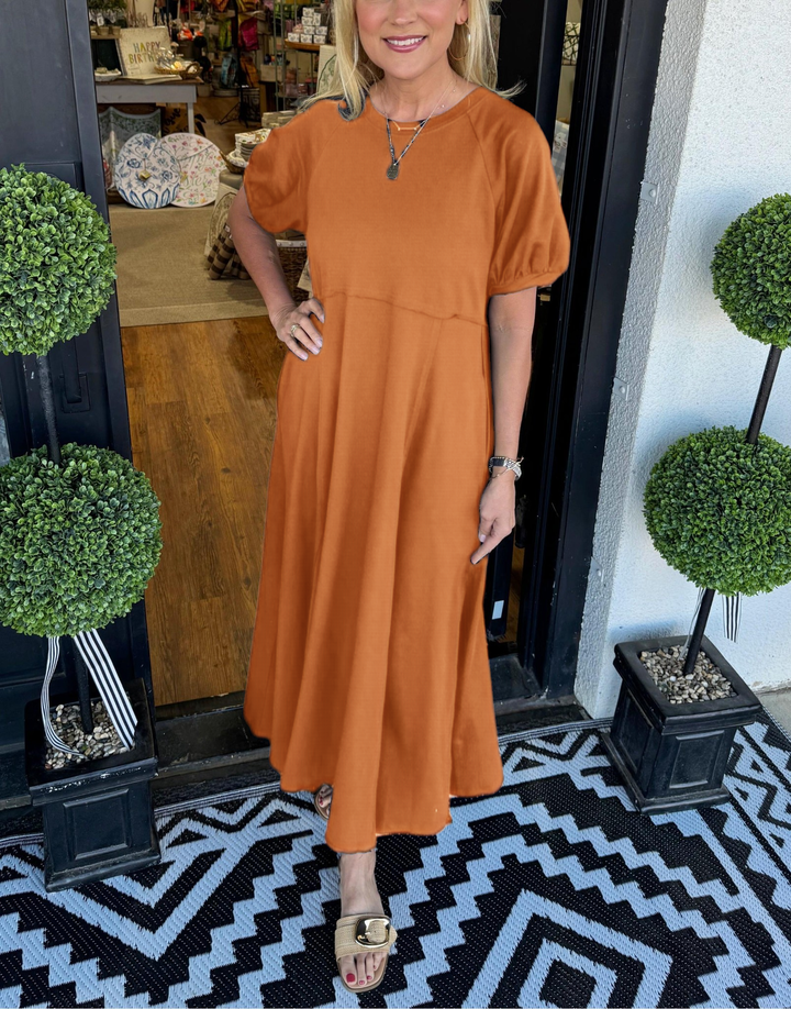 Elegantes Maxi-Kleid mit Puffärmeln und Rundhalsausschnitt