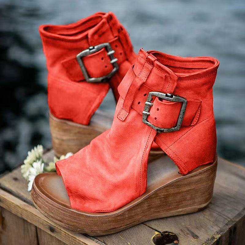 Ariana™ - Auffällige Keil-Sandalen