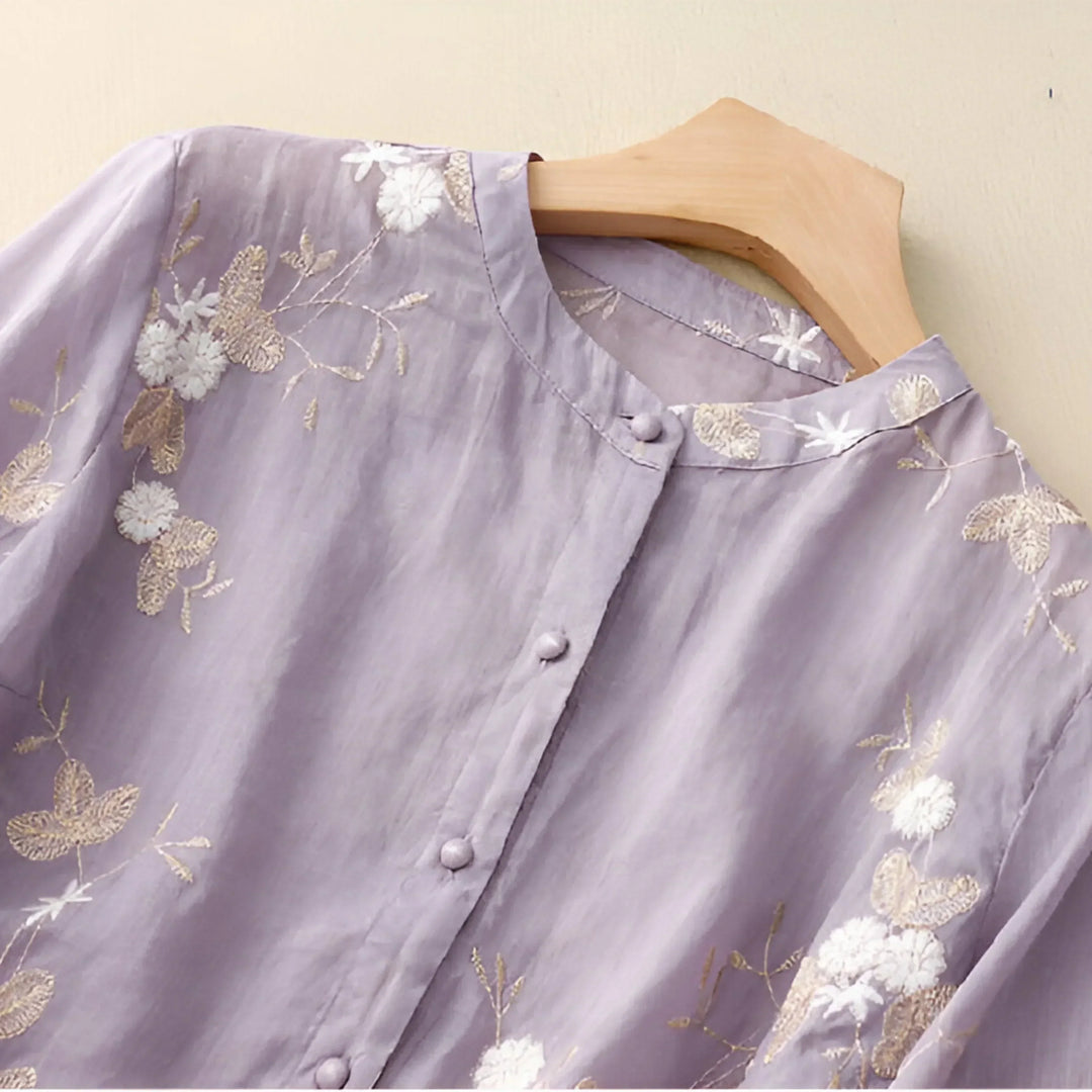Emily™ - Baumwolltop mit bestickten Blumen