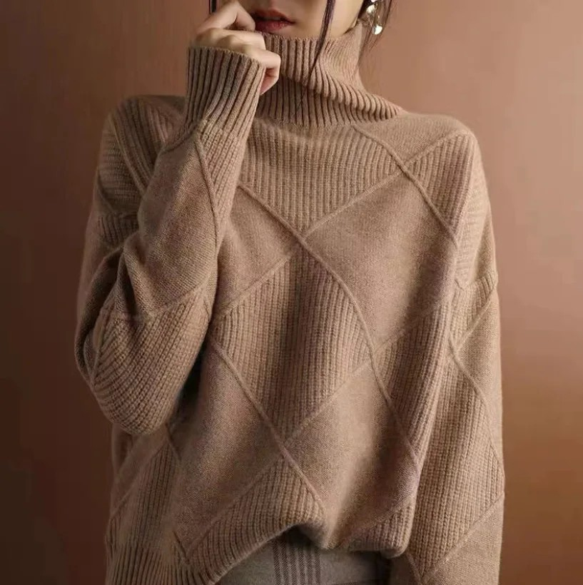 Charlotte – Schicker High-Neck Pullover