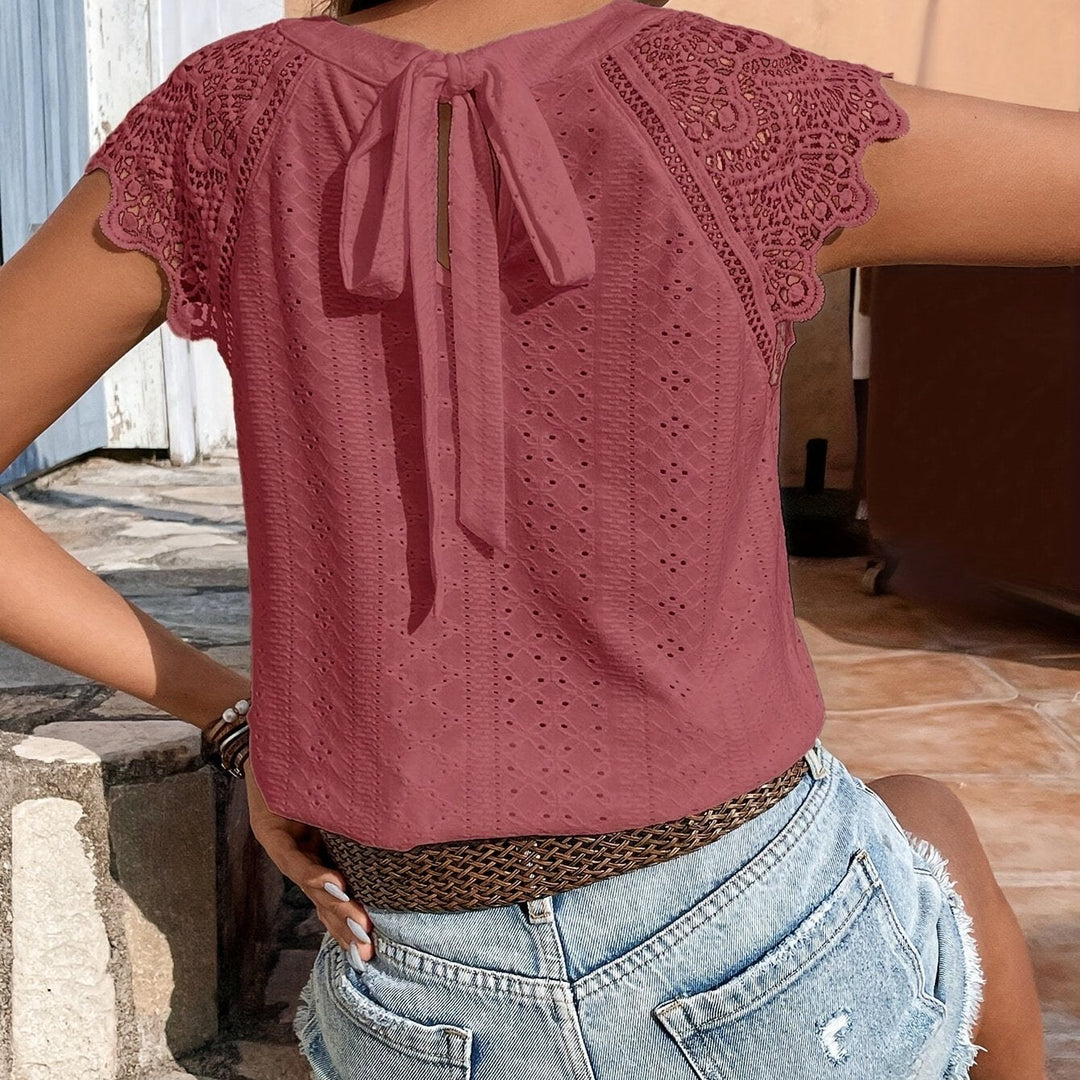 Keshia™ - Elegante Bluse mit Ösen und Bindeband