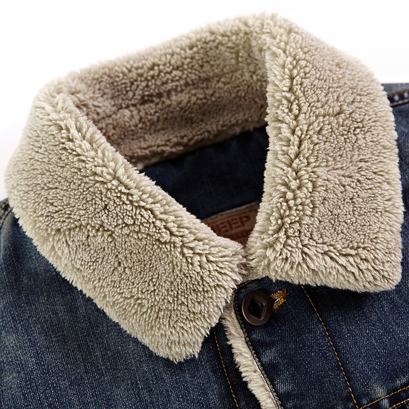 Herrenjacke mit Knöpfen und Seitentaschen