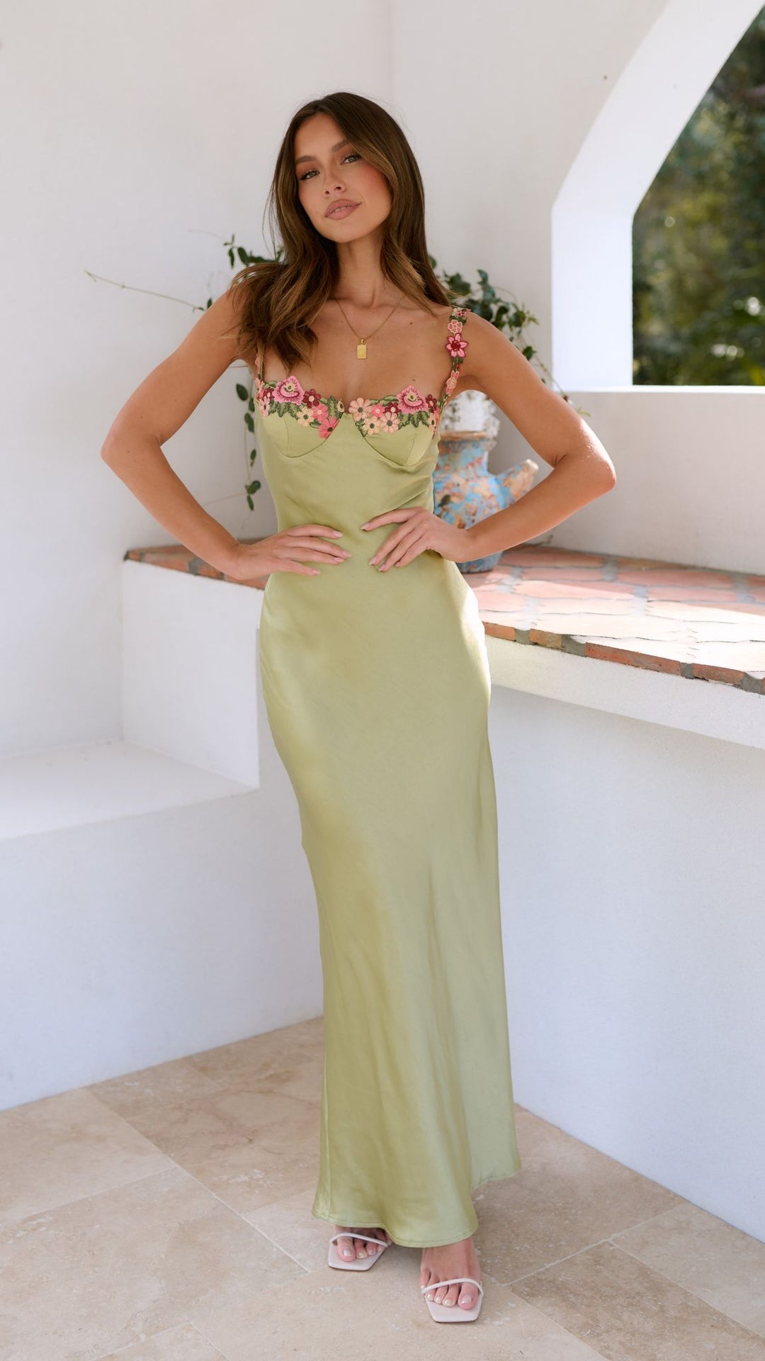 Luz - Besticktes Satin-Kleid in einfarbig