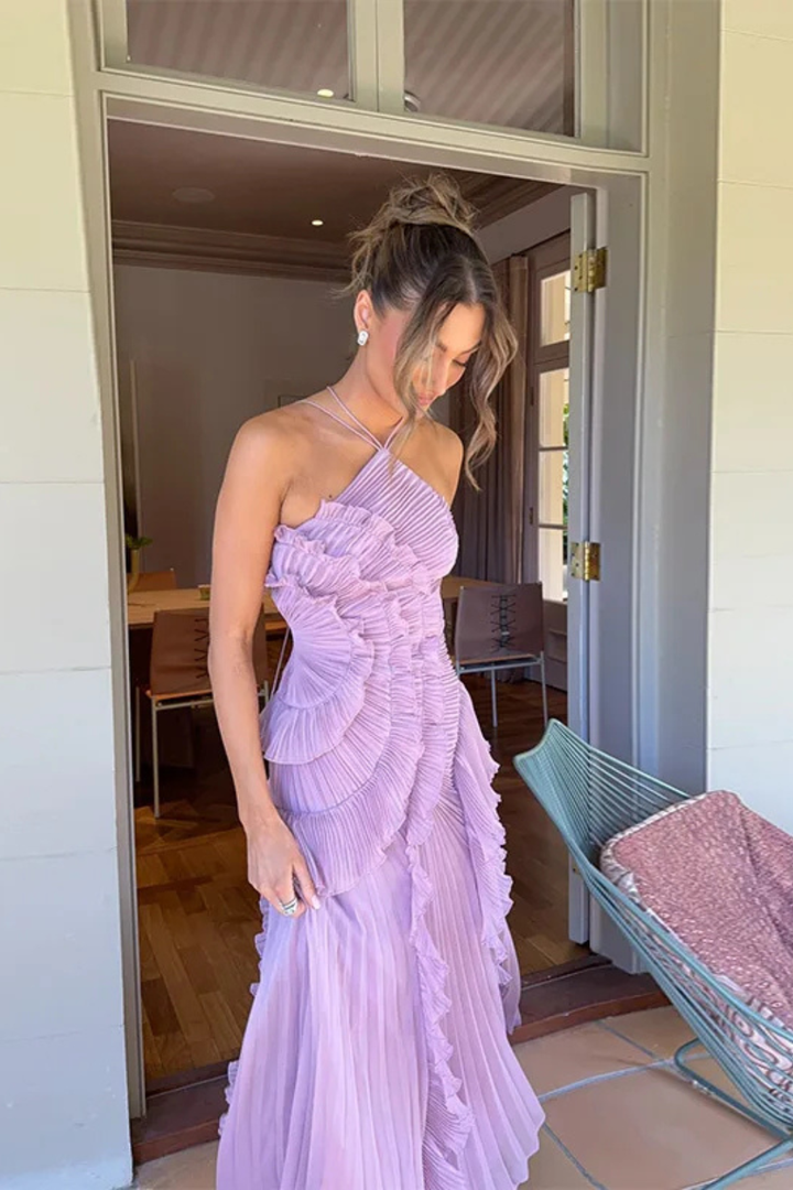 Imogen | Damen Rückenfreies Rüschensmaxikleid mit ärmellosem Halterdesign für Sommerhochzeiten