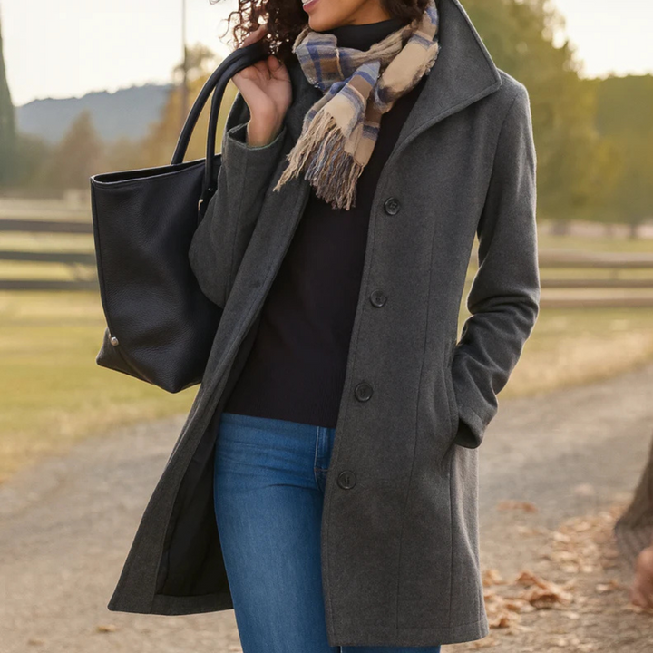 Vera™ - Klassischer Mid-Length Knopfmantel