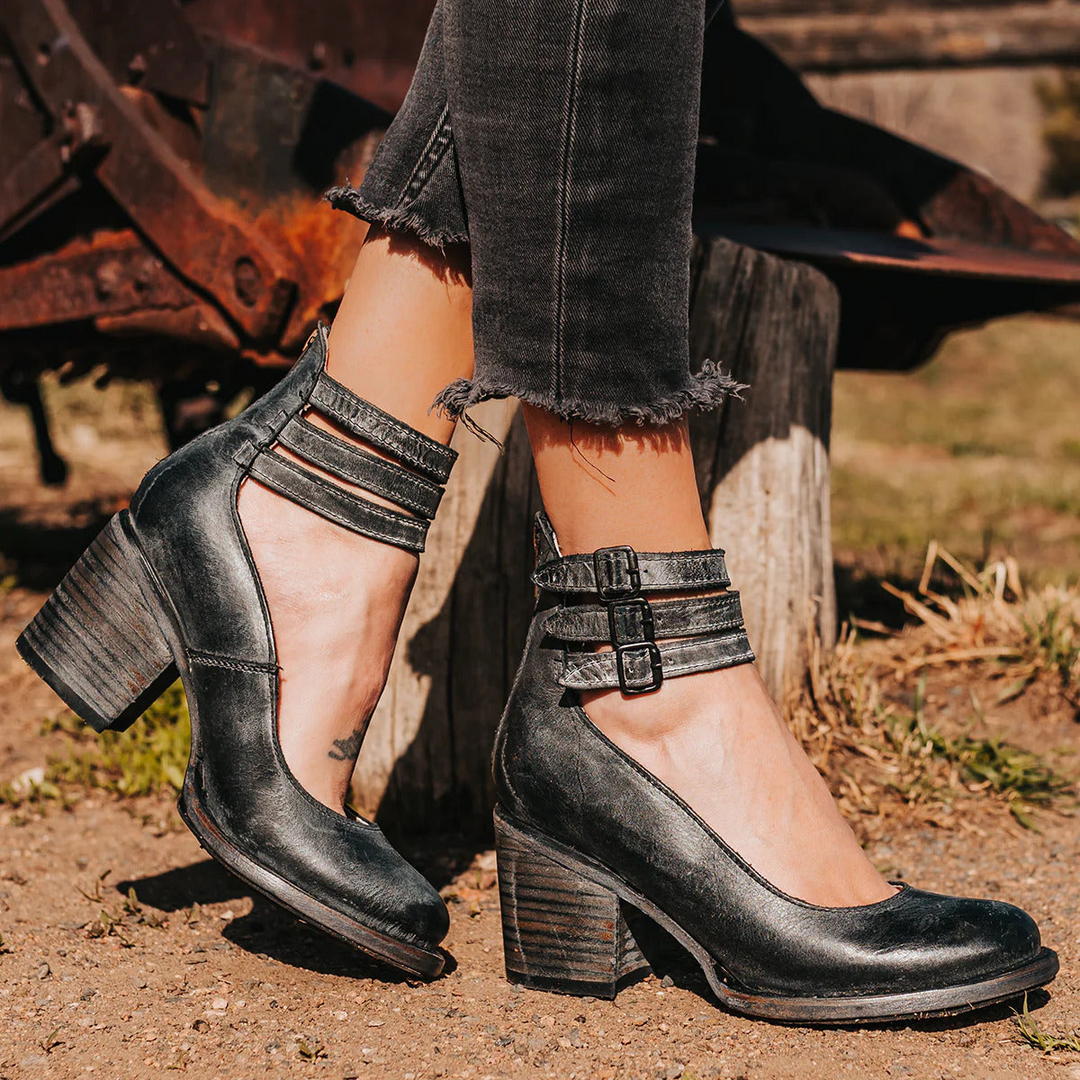 CAMILLE | Pumps mit Riemen — bequemer Blockabsatz