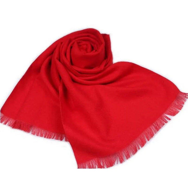Roter Kaschmirschal mit weichem und warmem Material