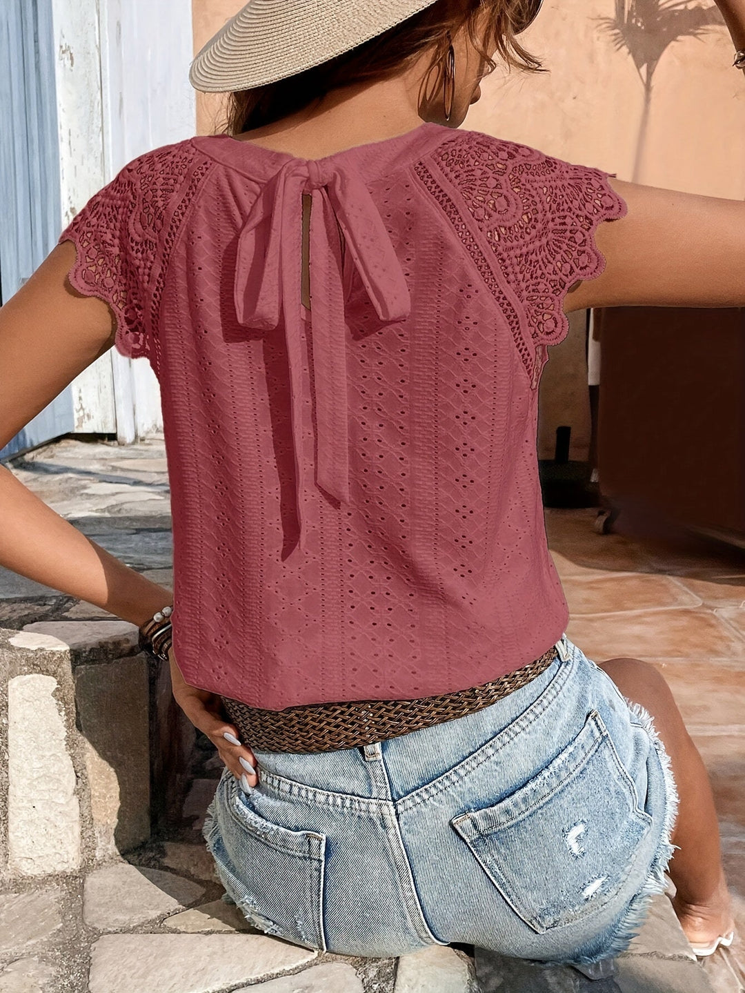 Keshia™ - Elegante Bluse mit Ösen und Bindeband