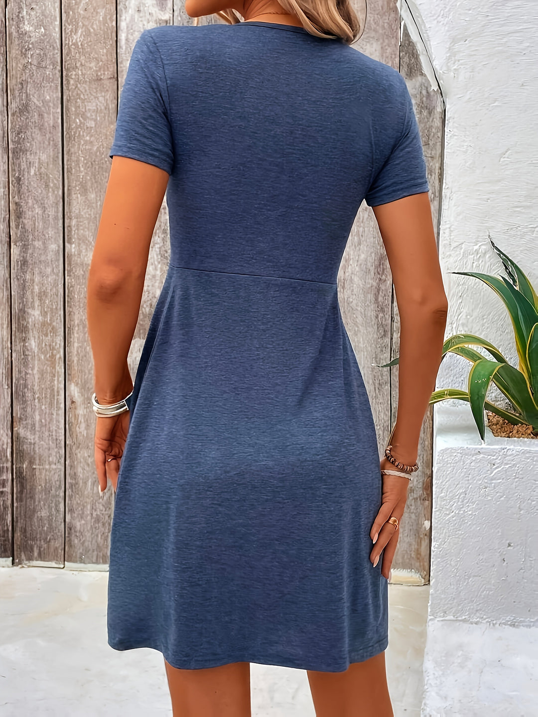 Feliz™ - Schickes Kleid mit gedrehtem V-Ausschnitt