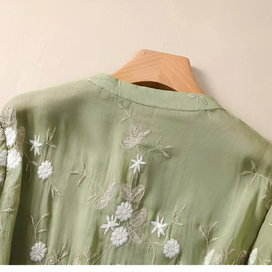 Emily™ - Baumwolltop mit bestickten Blumen