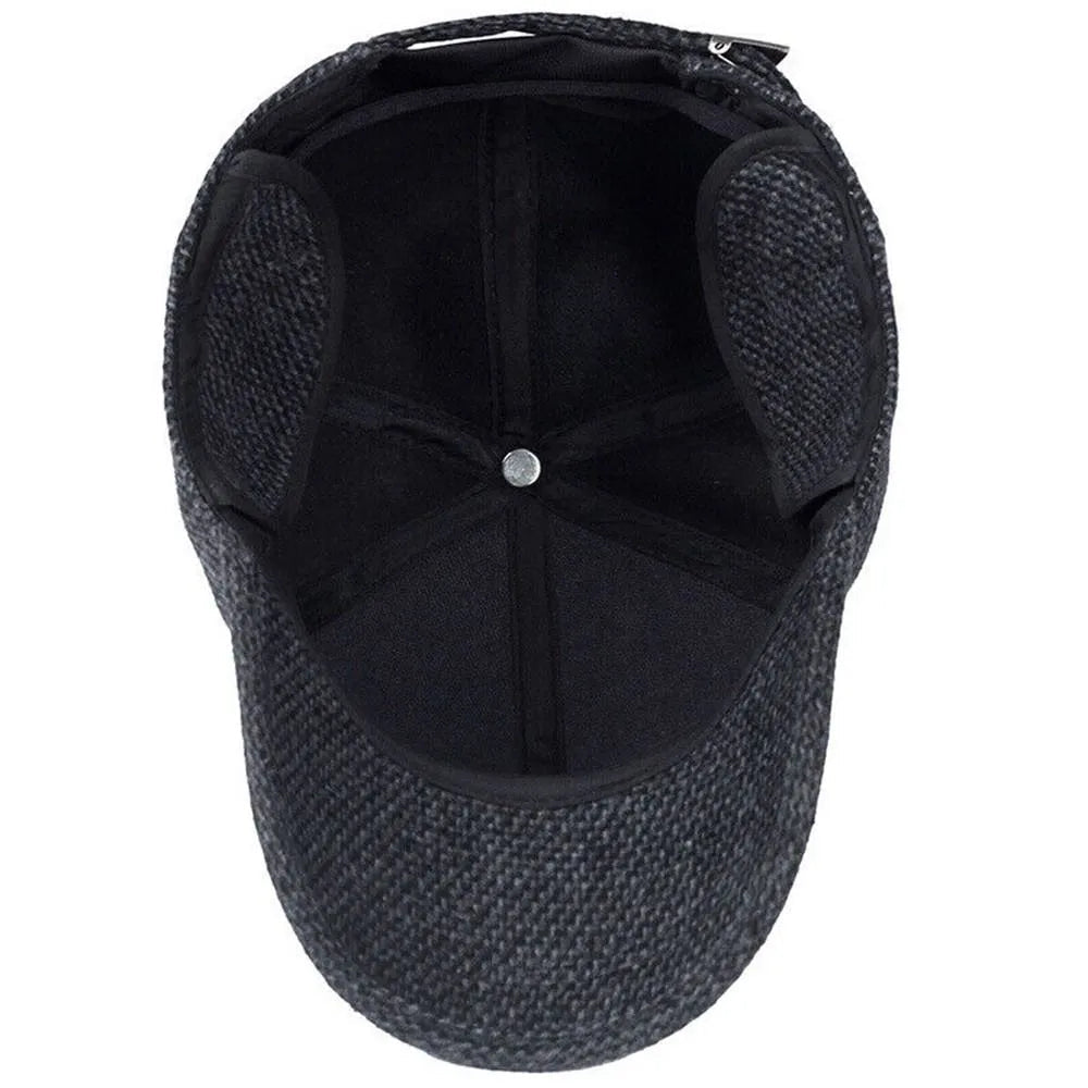Klassische Wintermütze mit Ohrenschutz und Snapback-Design
