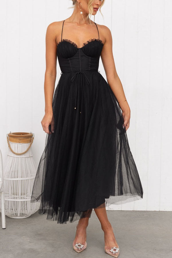 Zeitgenössisches Prinzessinnen-Maxi-Kleid mit Trägern für Partys