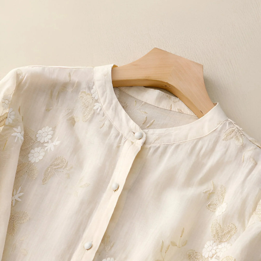 Emily™ - Baumwolltop mit bestickten Blumen