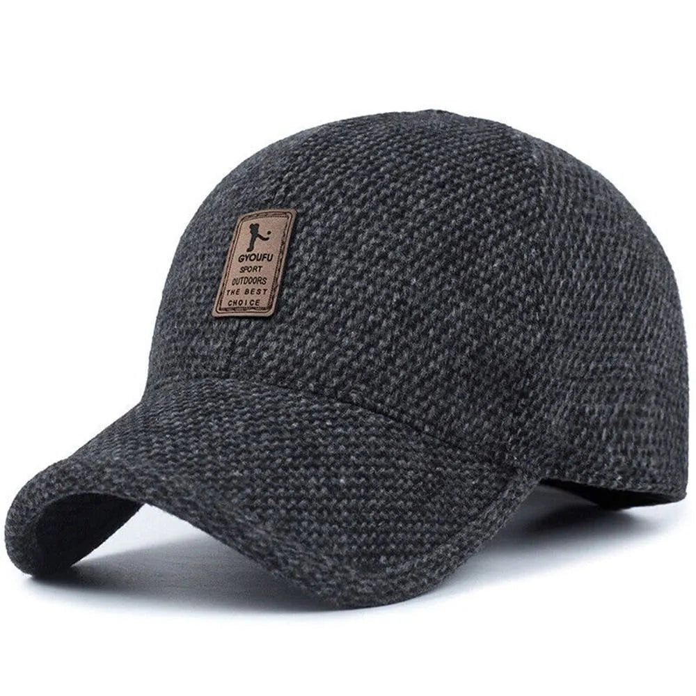 Klassische Wintermütze mit Ohrenschutz und Snapback-Design