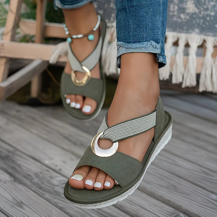 Skylar | Flache Sandalen mit Metall-Schnalle