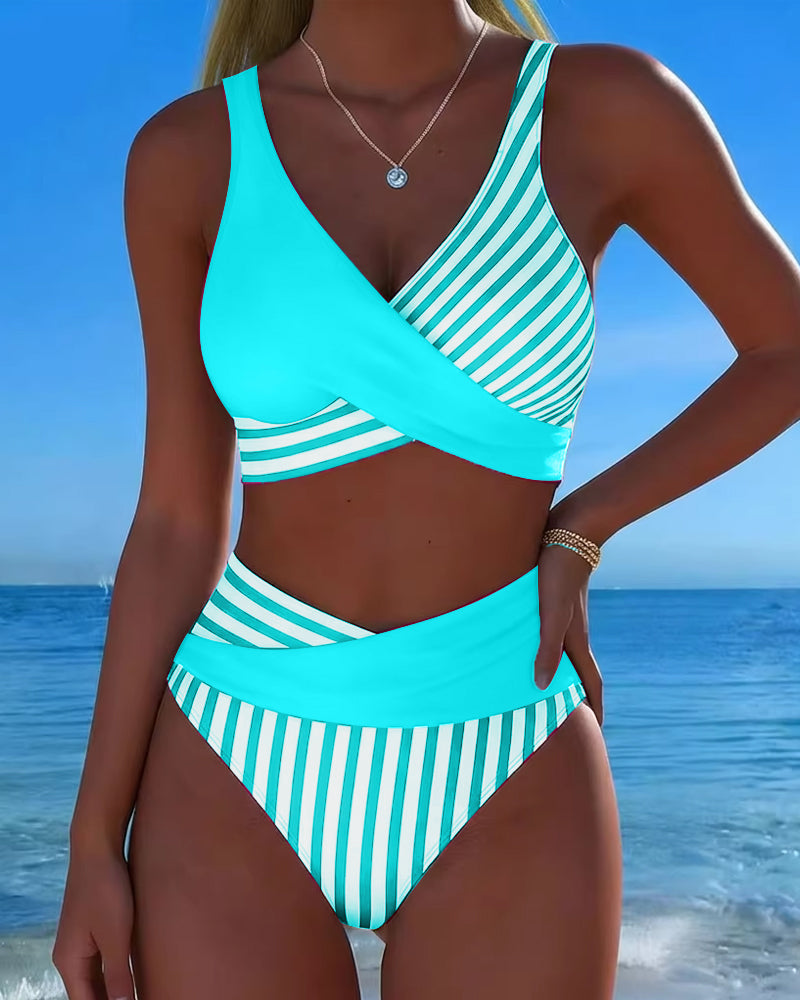 Giulia | Damen gestreifter Bikini mit V-Ausschnitt