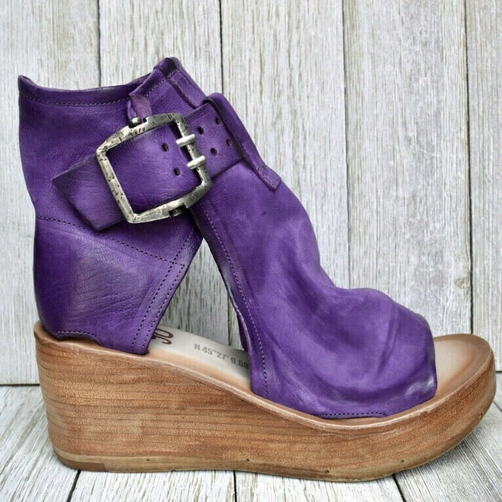 Ariana™ - Auffällige Keil-Sandalen