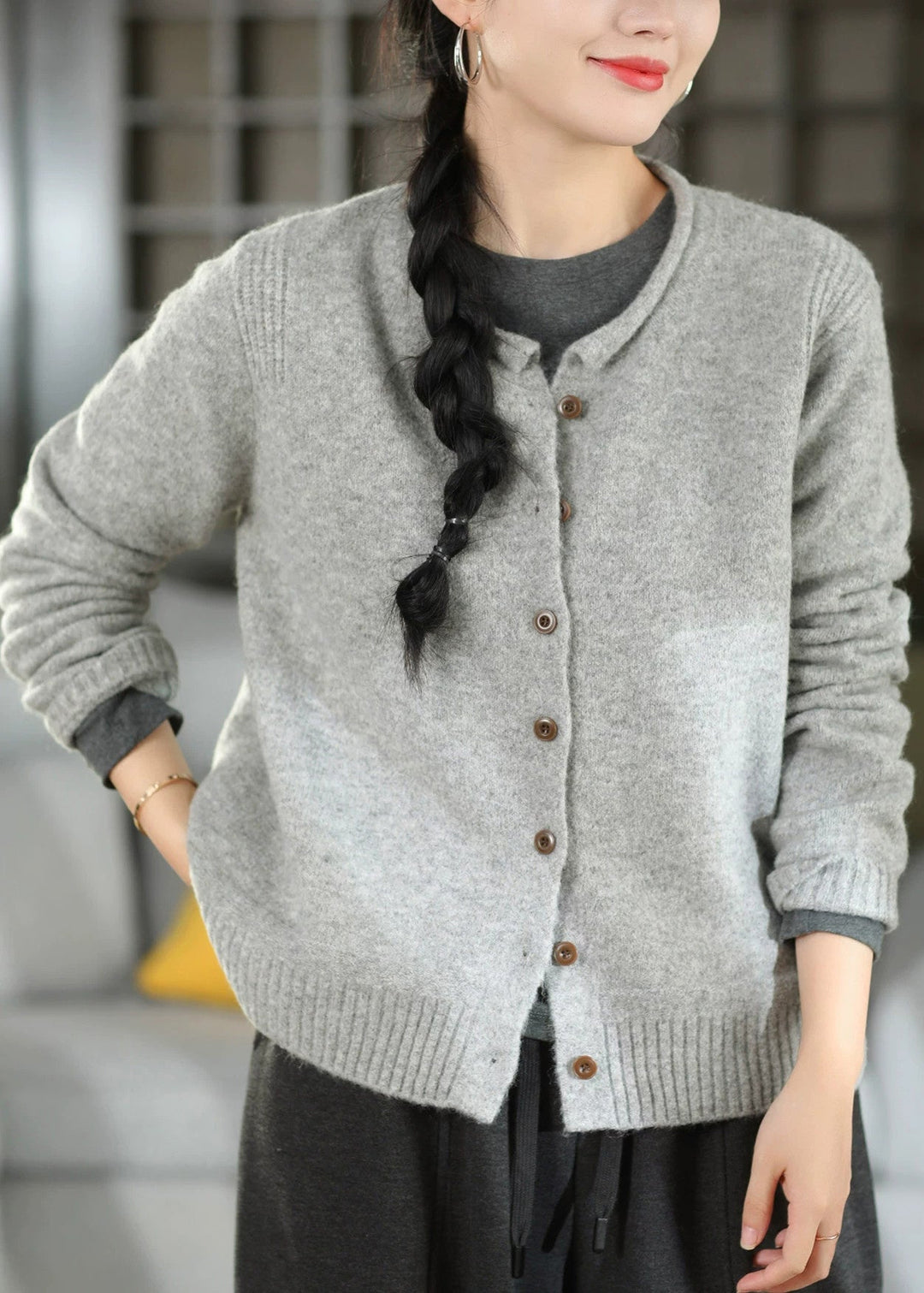 Damen Strickjacke mit Rundhalsausschnitt und lockerer Passform