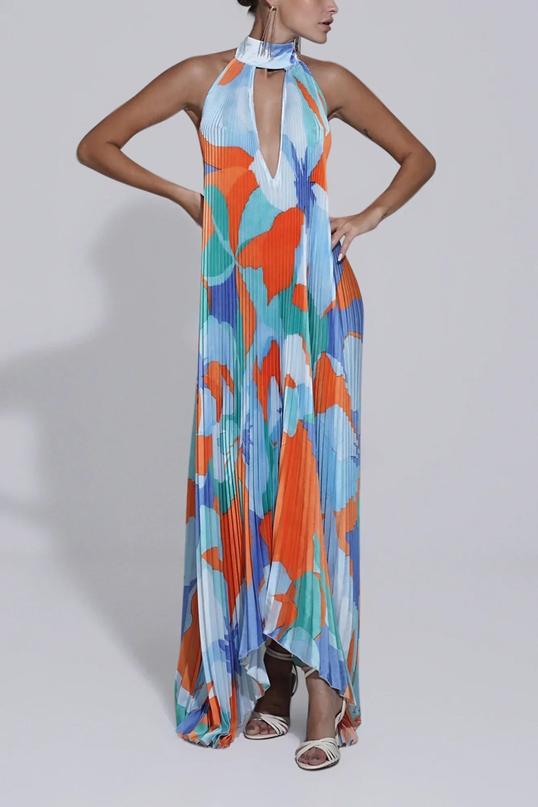 Isla – Elegantes Halter Plissiertes Maxikleid