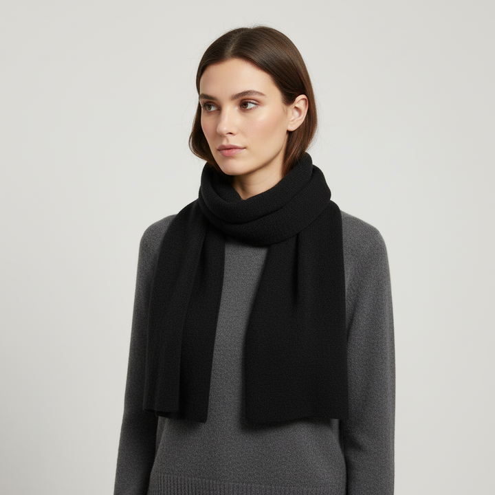Langer Gestrickter Unisex Schal mit Rippenstruktur