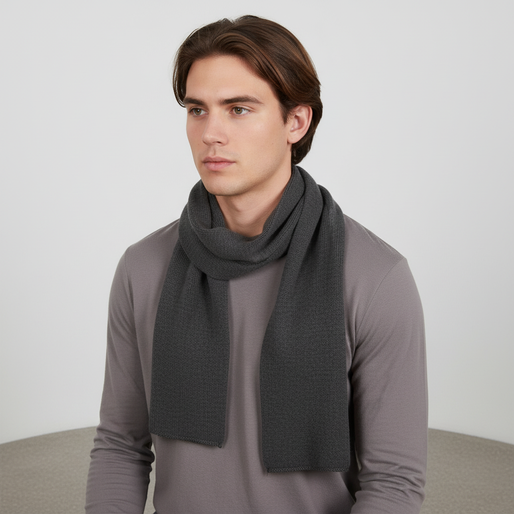 Langer Gestrickter Unisex Schal mit Rippenstruktur