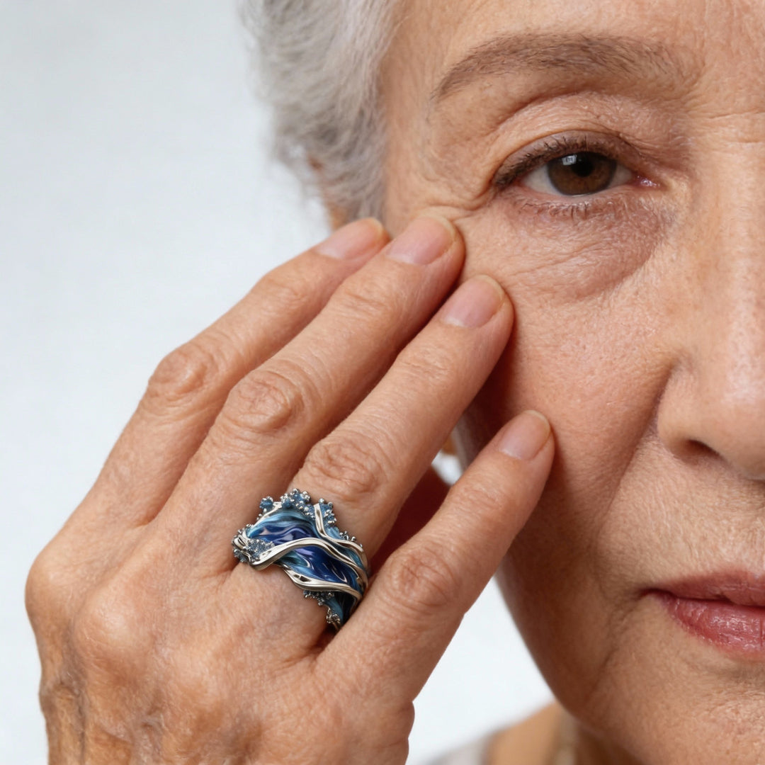 Retro-Goldring mit Wellen-Design