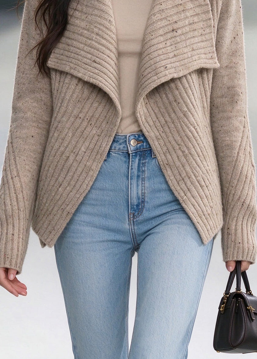Damen Strickjacke mit asymmetrischem Saum und Peter-Pan-Kragen