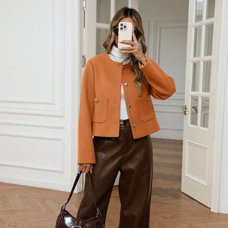 Damen Jacke mit Goldknöpfen und seitlichen Taschen