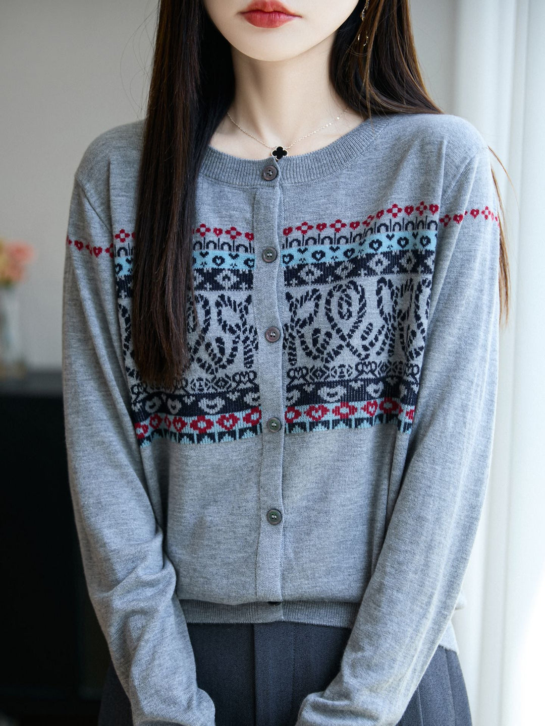 Cardigan da donna con scollo rotondo e maniche lunghe