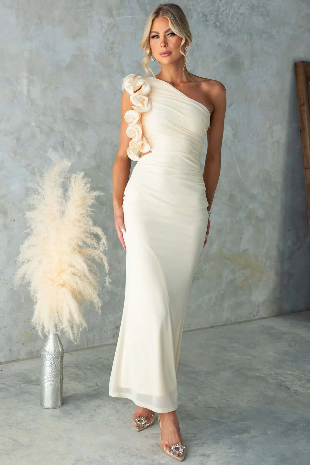 Damen Maxikleid mit einem Schulterträger und Rüsche