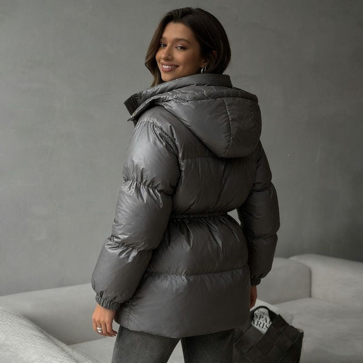 Damen Kapuzenjacke mit anpassbarem Taillenzug und glänzendem Finish