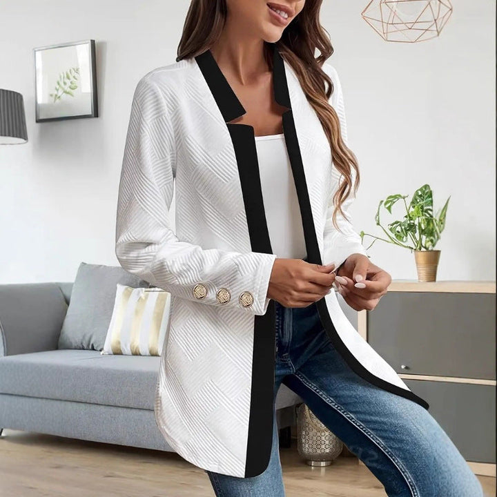 Chaqueta blazer de mujer con corte entallado y cuello en contraste