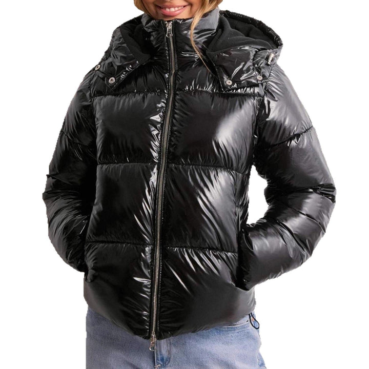 Veste matelassée pour femme avec capuche réglable et poches zippées