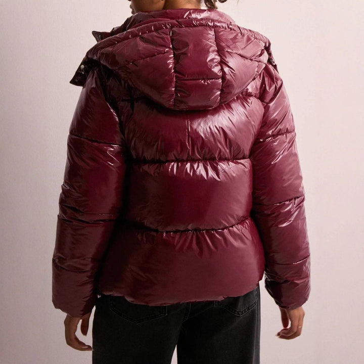 Veste matelassée pour femme avec capuche réglable et poches zippées