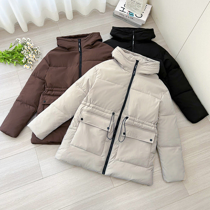 Damen mittellanger Thermoparka mit taillierendem Tunnelzug und Kapuze