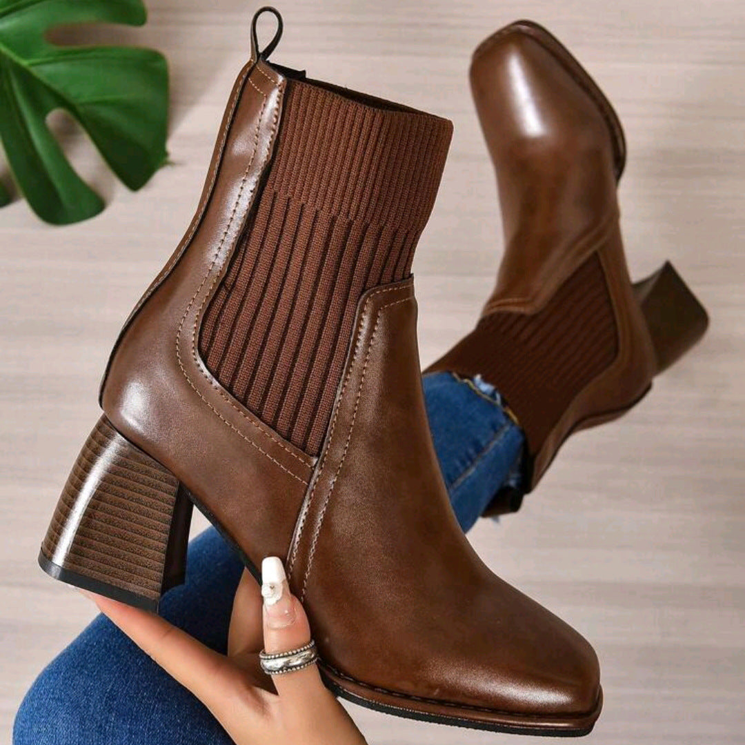 Damen Schlupf-Stiefeletten mit Blockabsatz und Strickschaft