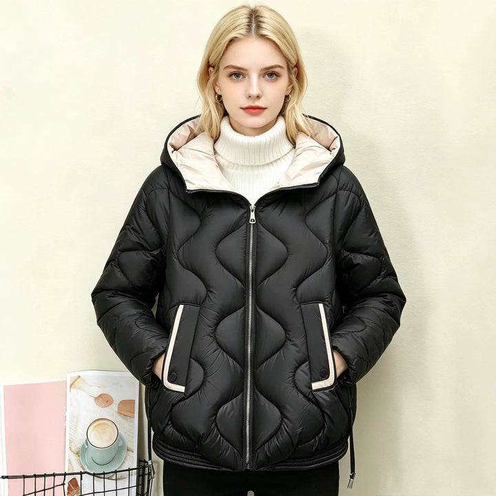 Damen wattierte Kurzjacke mit Herzsteppung, abgerundetem Saum und Kapuze