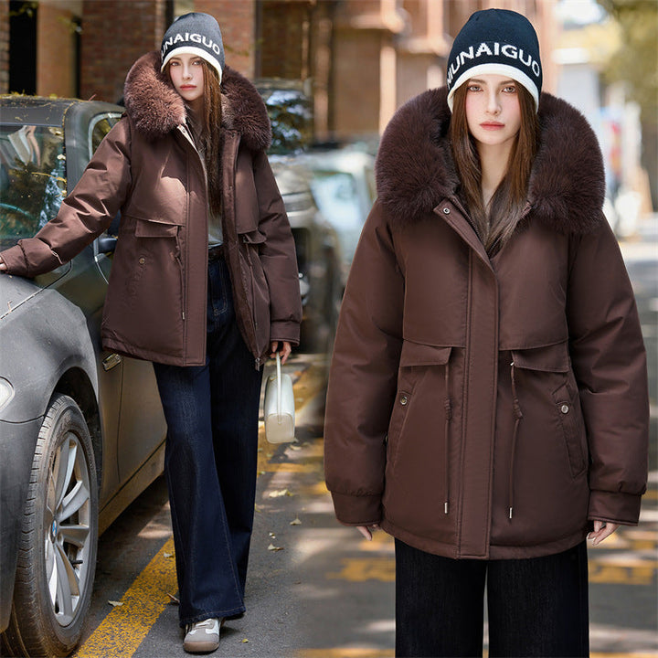 Women’s short urban thermal parka with a detachable fur collar and pockets