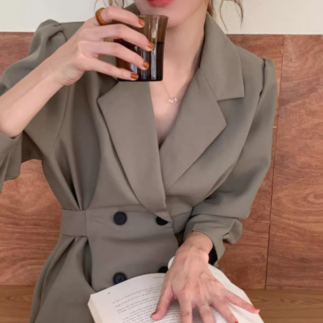 Abito blazer da donna doppiopetto con maniche a sbuffo e revers lunghi