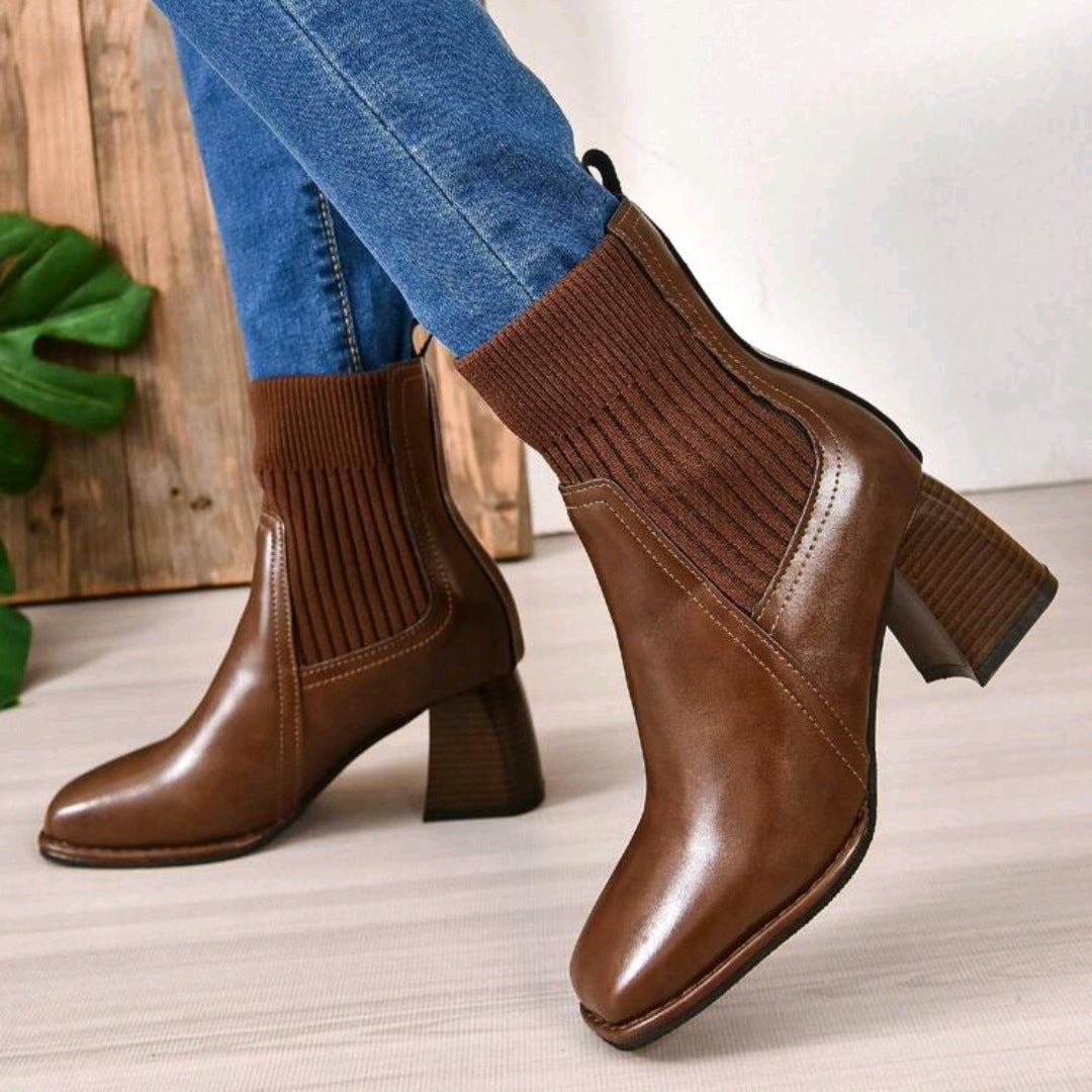 Damen Schlupf-Stiefeletten mit Blockabsatz und Strickschaft