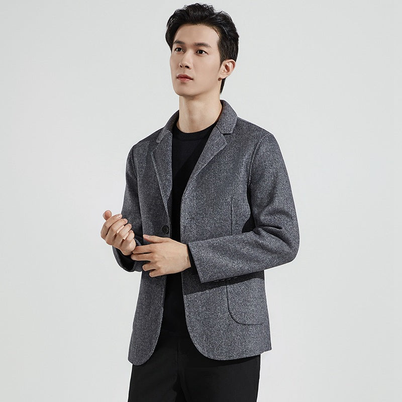 Herrenblazer mit Knöpfen und Taschen