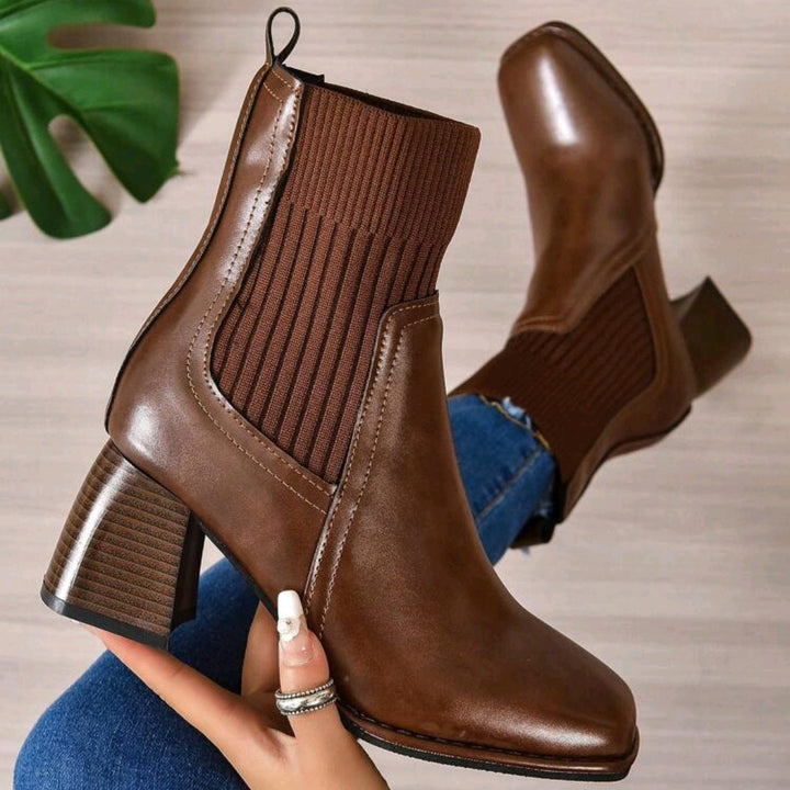 Damen Schlupf-Stiefeletten mit Blockabsatz und Strickschaft