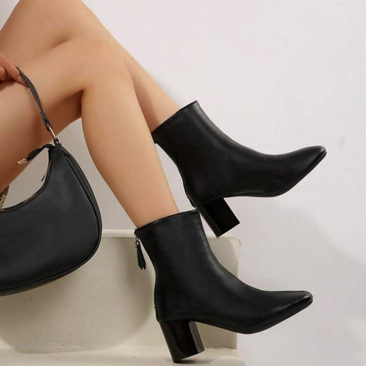 Botins de senhora com fecho e salto bloco moderado