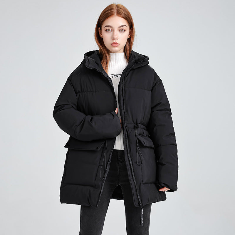 Damen mittellanger Thermoparka mit taillierendem Tunnelzug und Kapuze