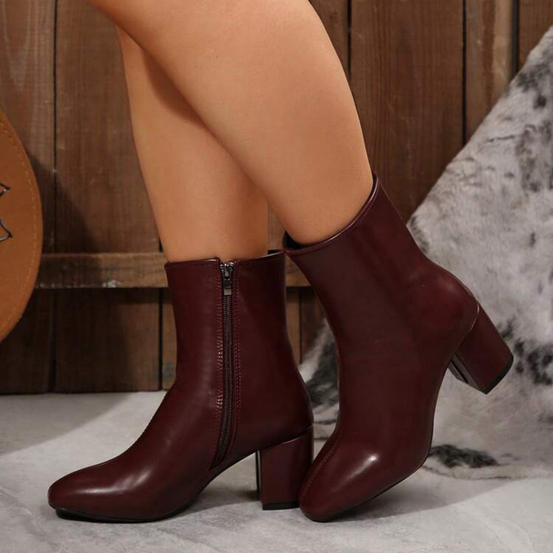 Botins de senhora com salto bloco e design versátil